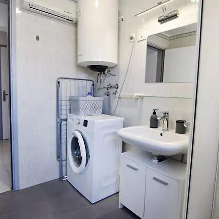 Apartment Gallery Sandro By Interhome
