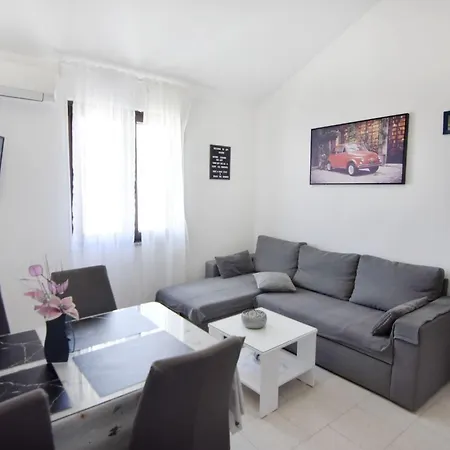 Gallery Sandro By Interhome * Umag