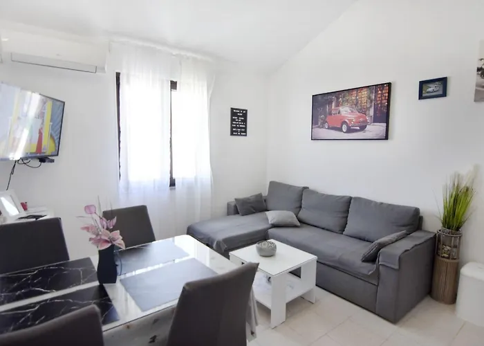 Gallery Sandro By Interhome * Umag